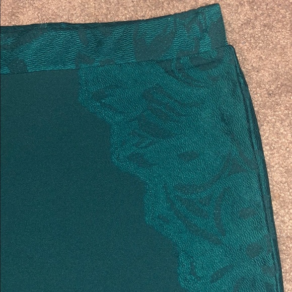 💥SOLD💥 H&M | emerald green skirt - Picture 2 of 3